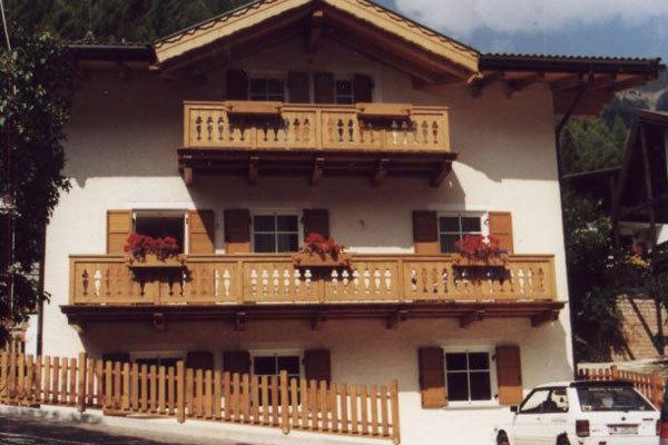 Chalet Decrestina Campitello di Fassa Esterno foto